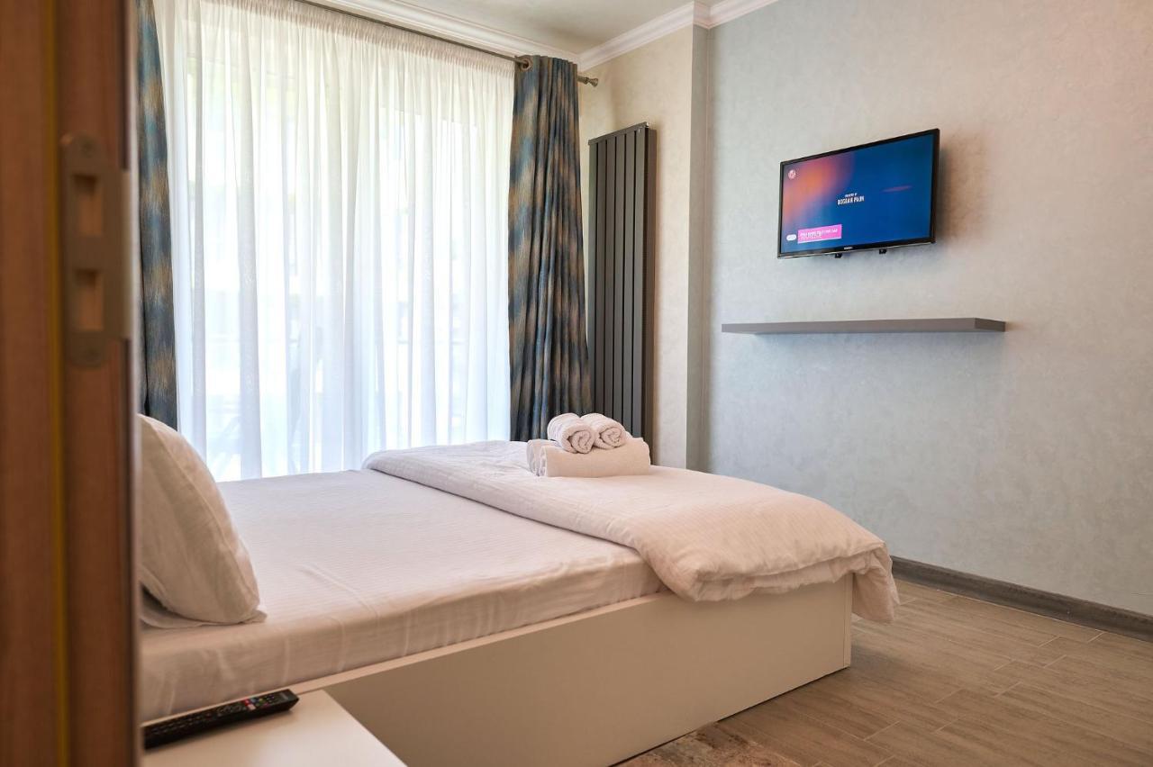 Moonstar Apartment - Spa N Pools Beach Resort Mamaia Exterior photo