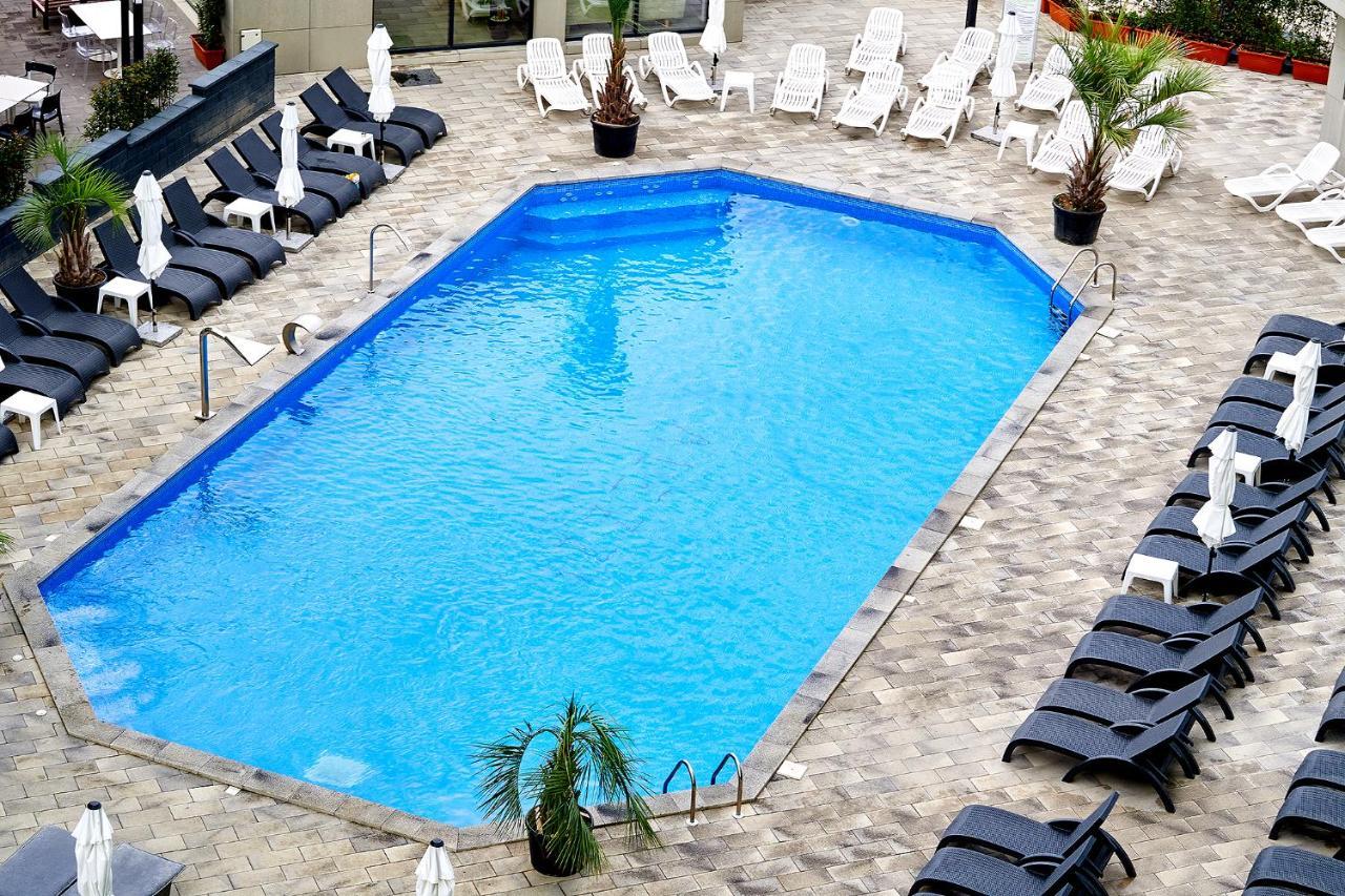 Moonstar Apartment - Spa N Pools Beach Resort Mamaia Exterior photo