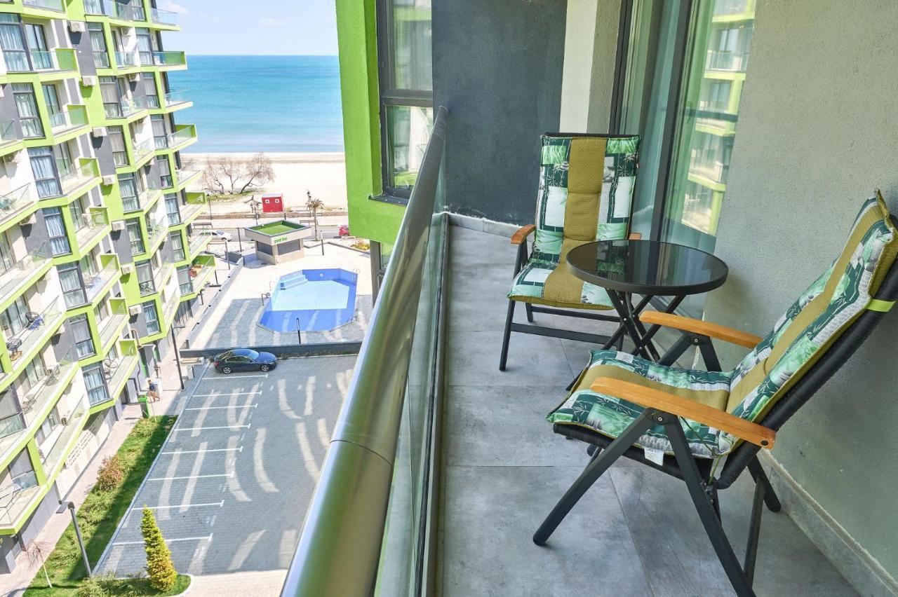Moonstar Apartment - Spa N Pools Beach Resort Mamaia Exterior photo