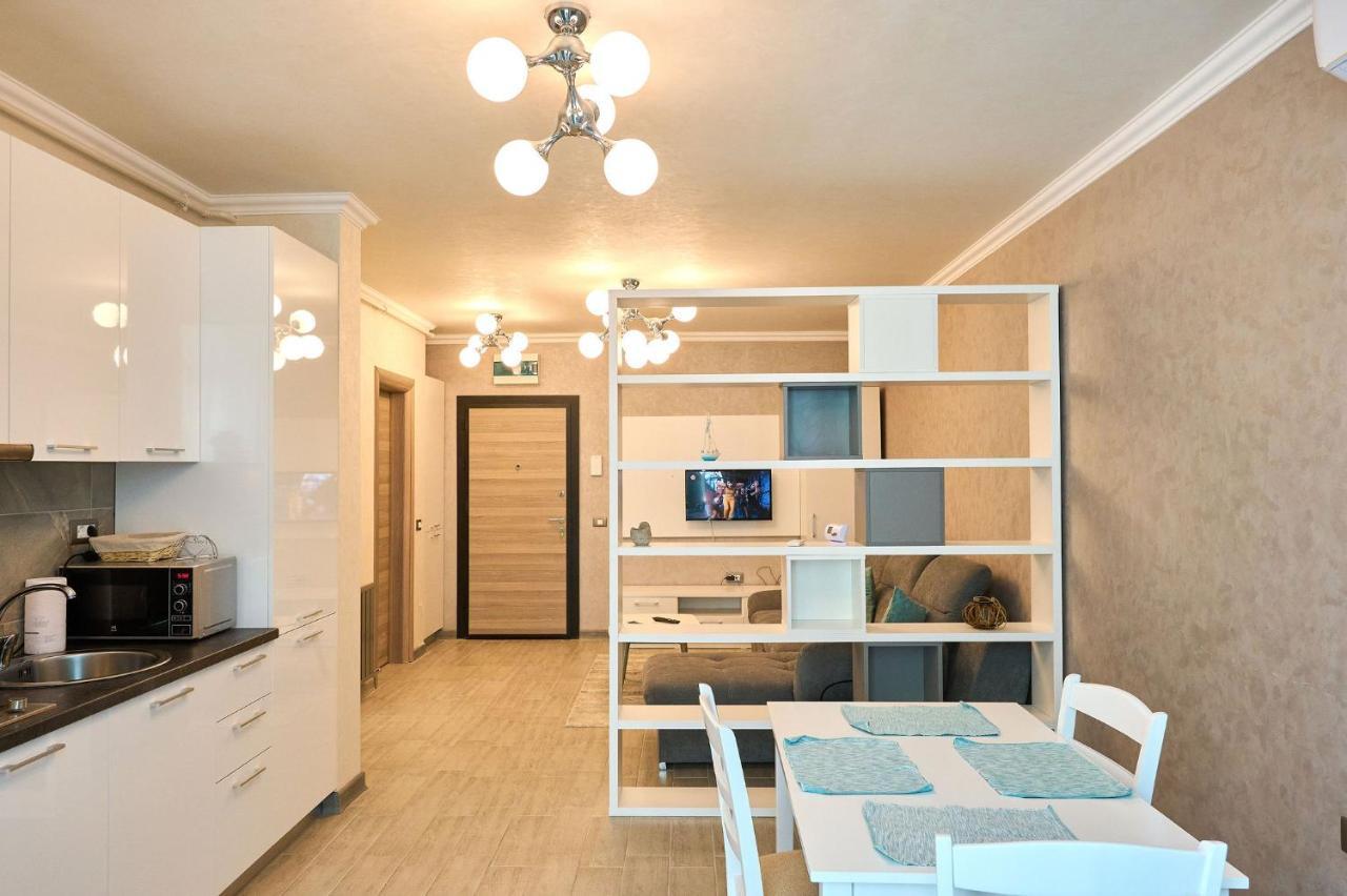 Moonstar Apartment - Spa N Pools Beach Resort Mamaia Exterior photo
