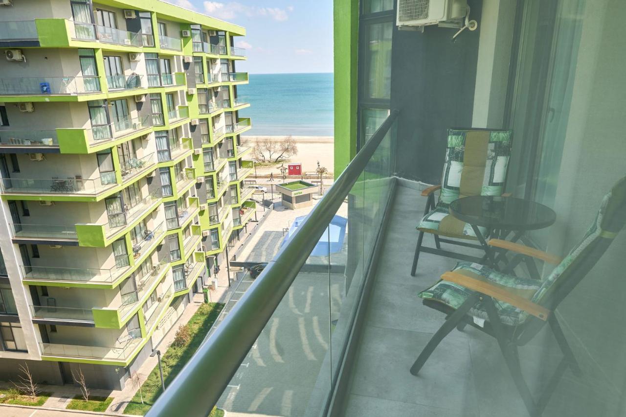 Moonstar Apartment - Spa N Pools Beach Resort Mamaia Exterior photo