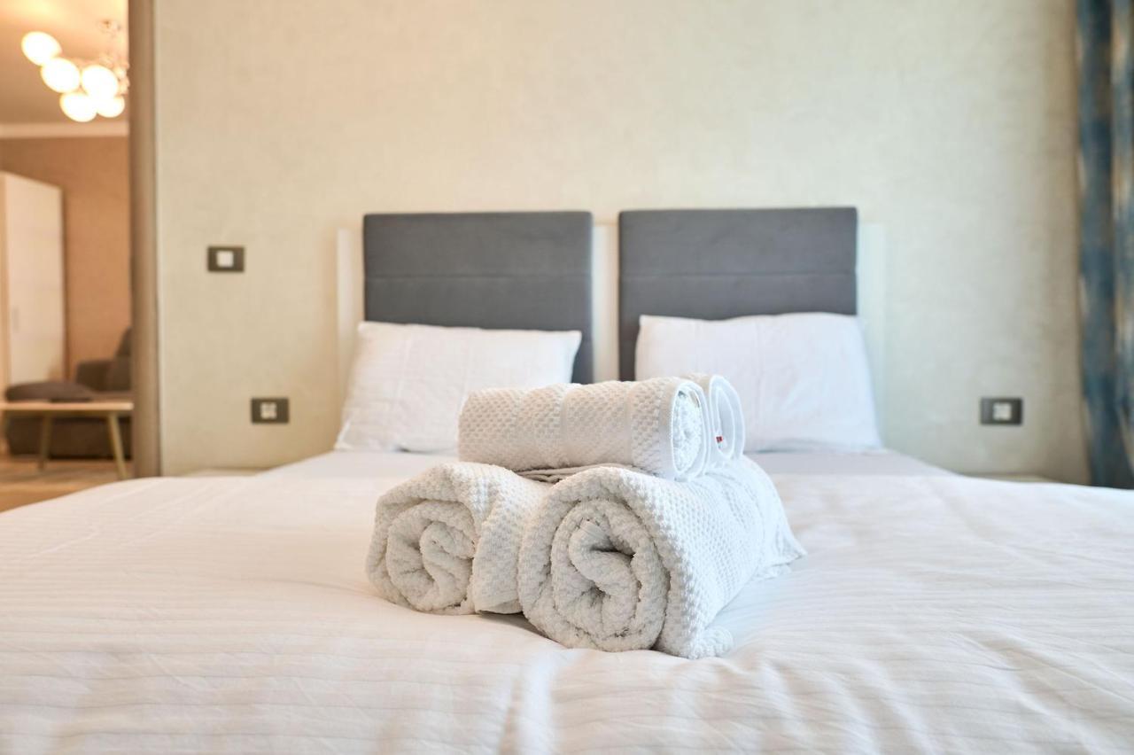 Moonstar Apartment - Spa N Pools Beach Resort Mamaia Exterior photo